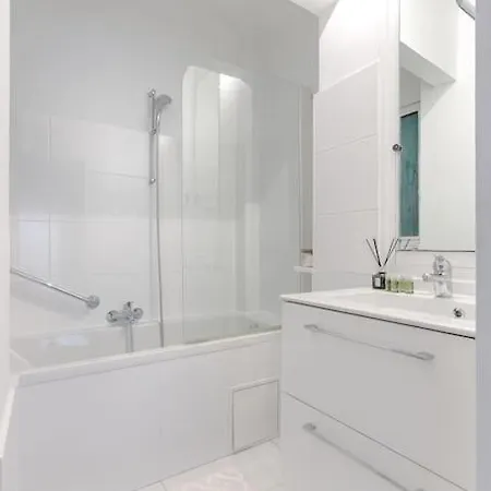 Matignon Saint-honore : Magnifique 1br Paris
